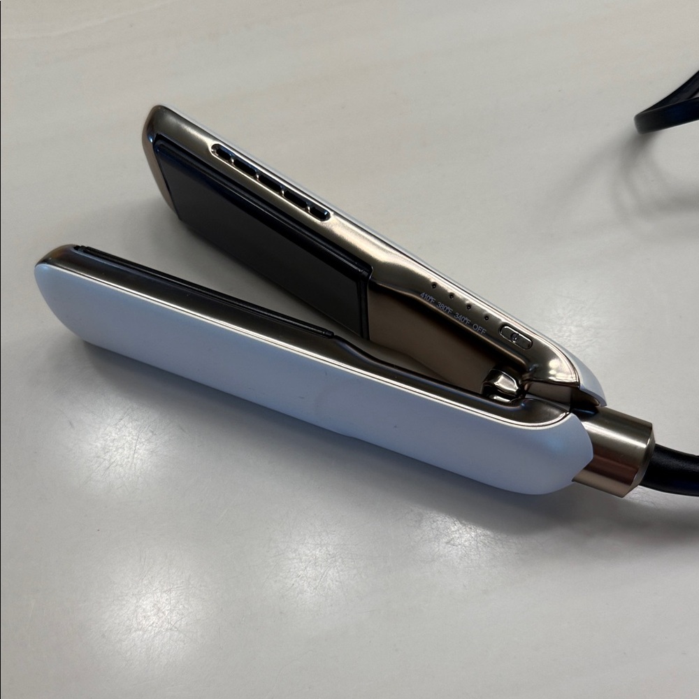 CHI Lava 1.5” Mini Flat Iron - Picture 3 of 3